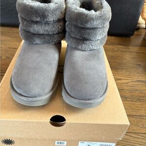 UGG Short Shearling Cuff Boot - Gray